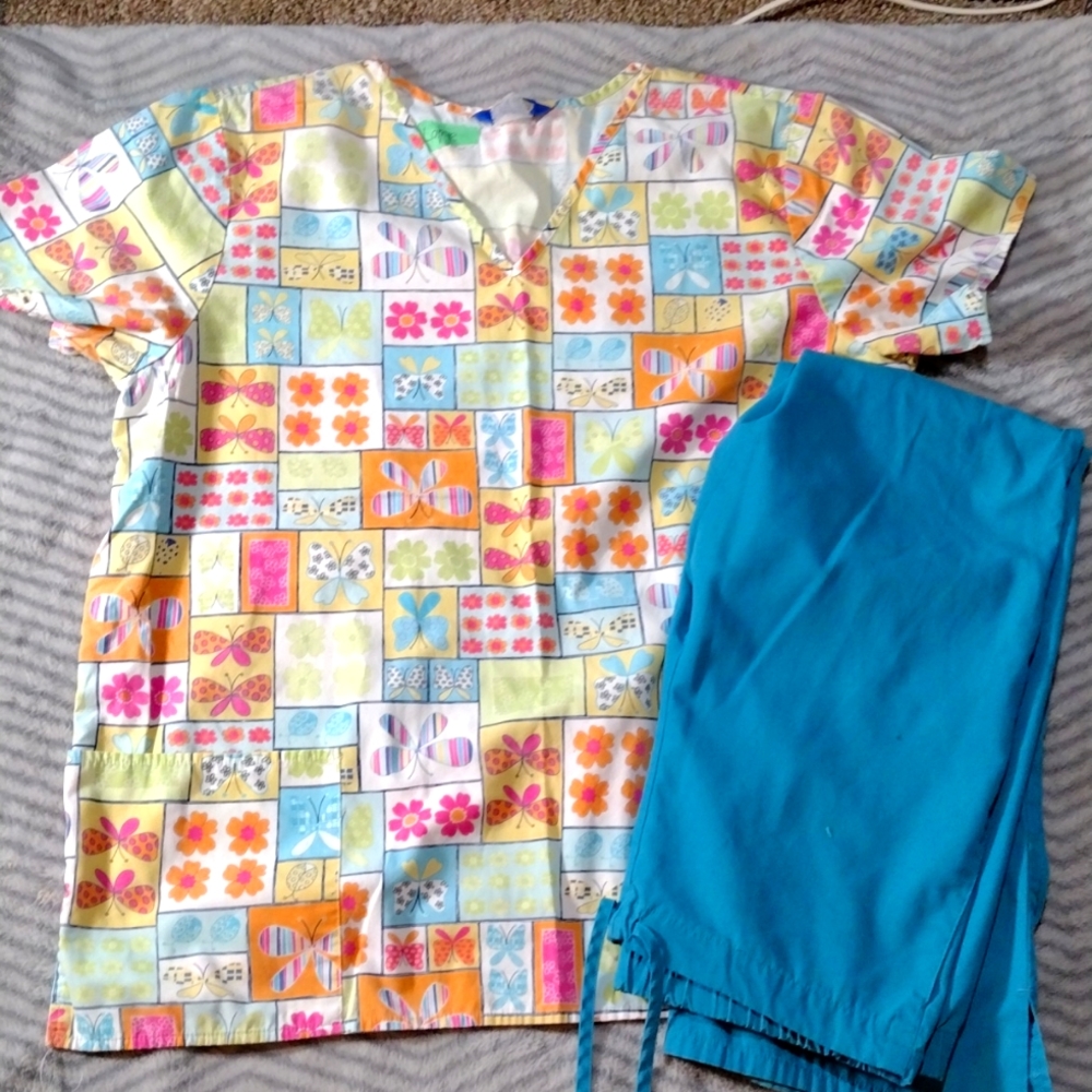 Scrub set